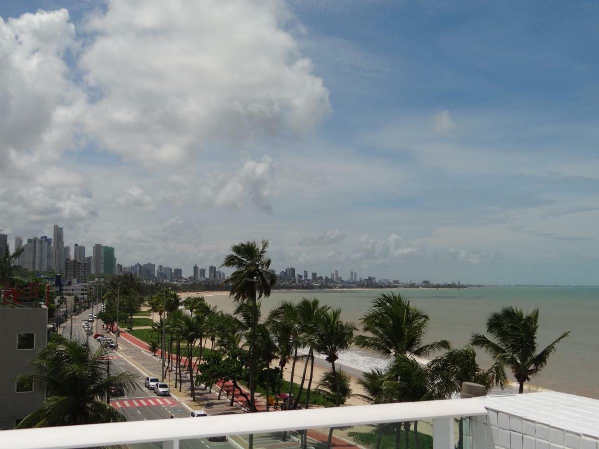 Hotel Flat A Beira Mar De Joao Pessoa Com Ar Exterior foto